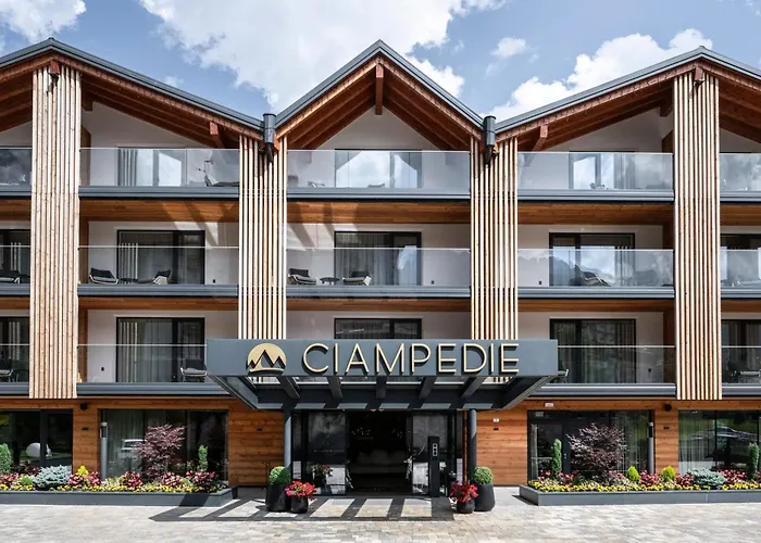 Ciampedie Luxury Alpine SpaAlbergo